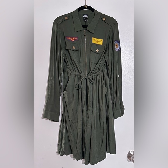 Her Universe Captain Marvel Olive Patchwork Shirt Dress NWT Size L 12 - Picture 2 of 15